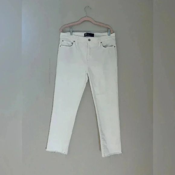 GAP Women’s White Denim Universal Slim Boyfriend Jeans Size 10/30 - Picture 1 of 5
